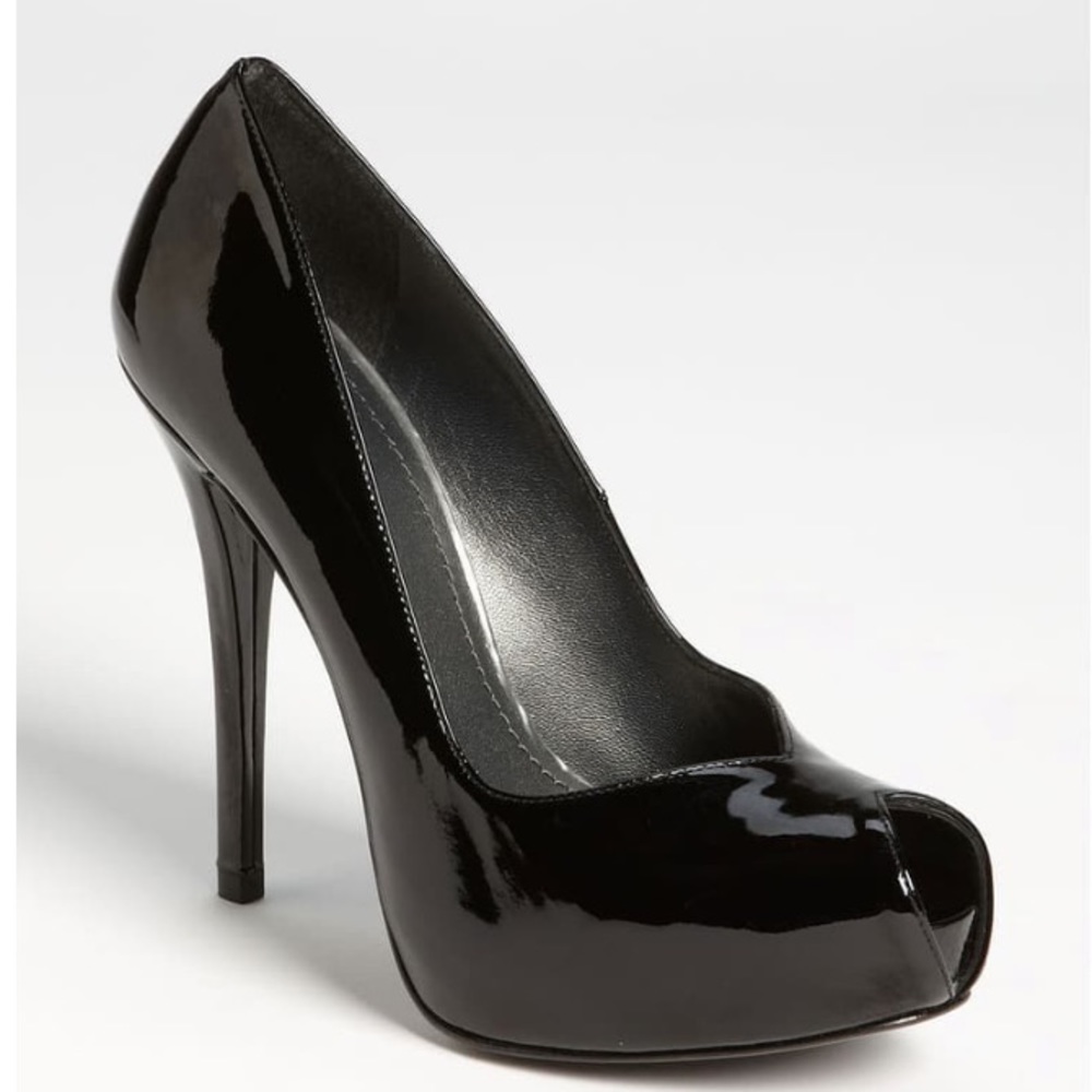 Stuart Weitzman Victoria Black Patent Pump